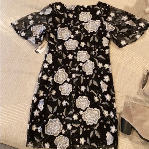 NWT Flutter Sleeve Isaac Mizrahi Dress - Picture 3 of 3